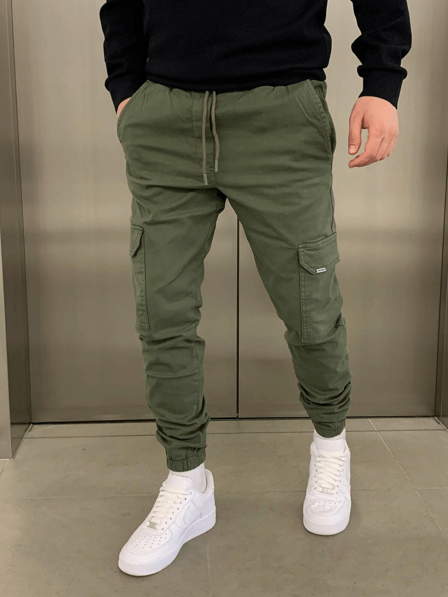 Męskie Slim Cargo Joggers z Regulowanym Pasem i Wieloma Kieszeniami